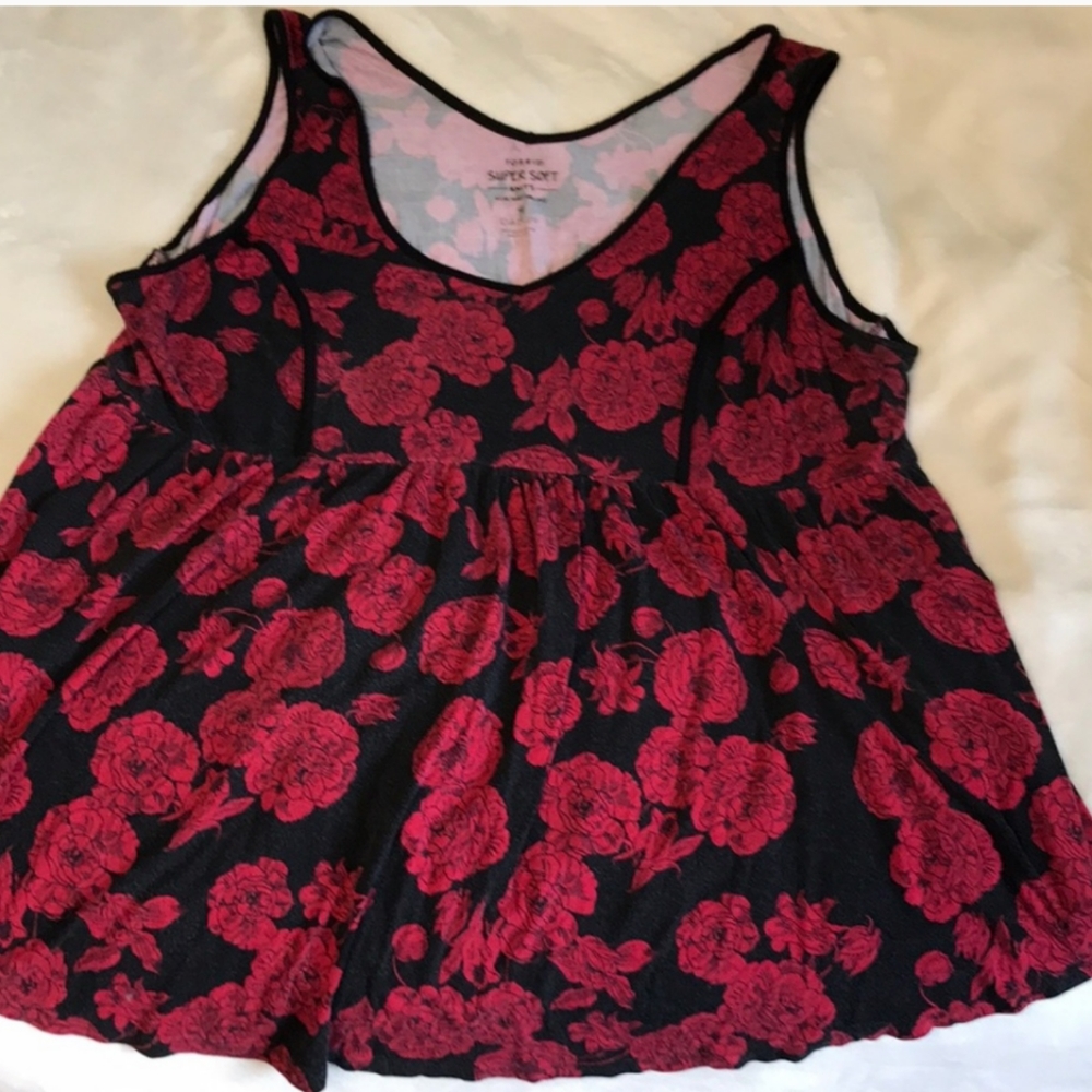 sleeveless tee